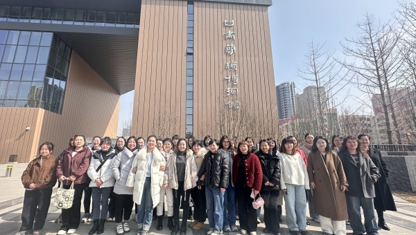 人間最美三月天，春華爛漫展新顏，在第115個“三八”國際勞動婦女節(jié)來臨之際，為認真學習貫徹黨的二十大精神和中國婦女十三大精神，引導廣大女職工汲取中華文明精髓，增強對中華優(yōu)秀傳統(tǒng)文化的認同感和自豪感，交